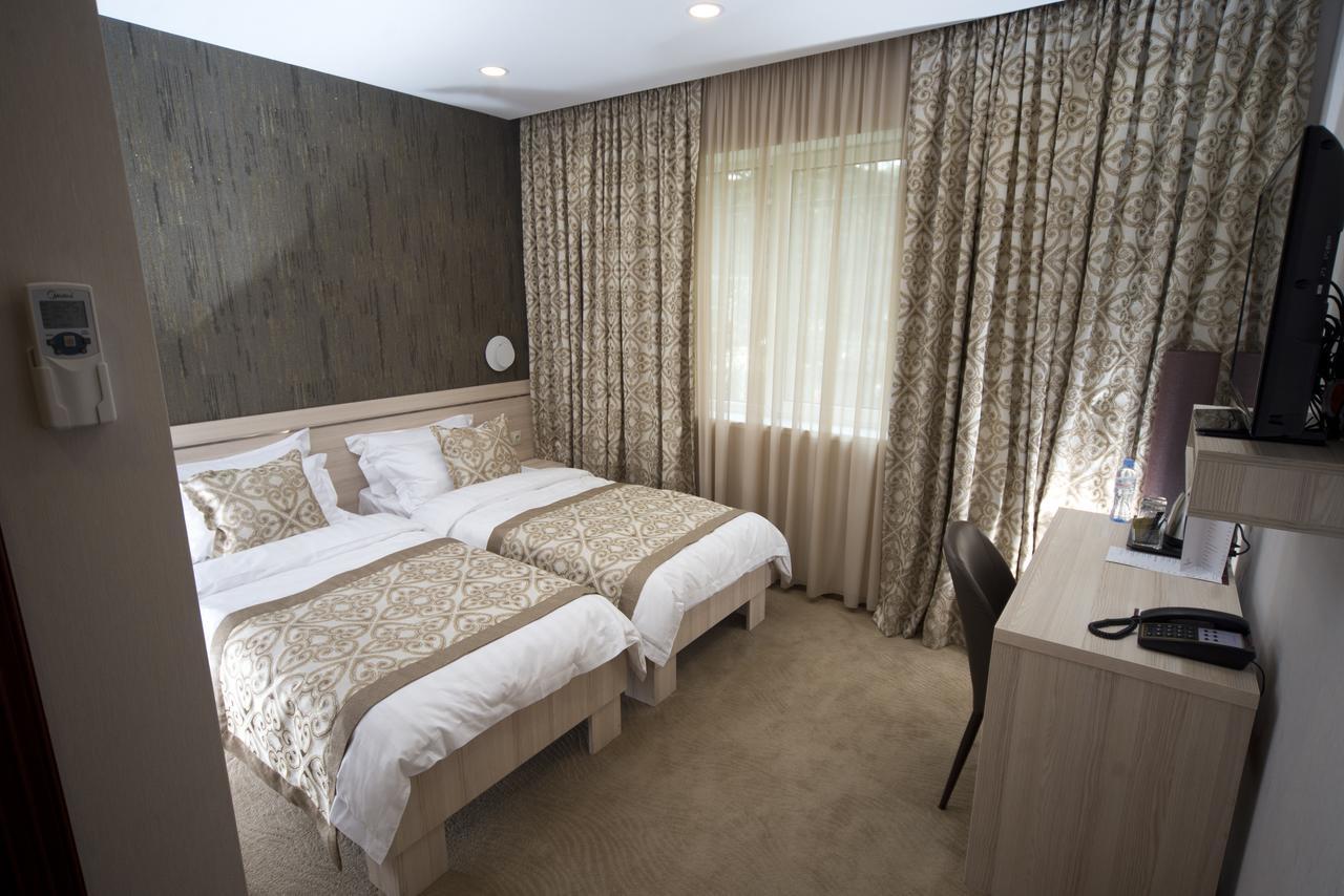 Hotel Iberia Didube à Tbilissi Extérieur photo